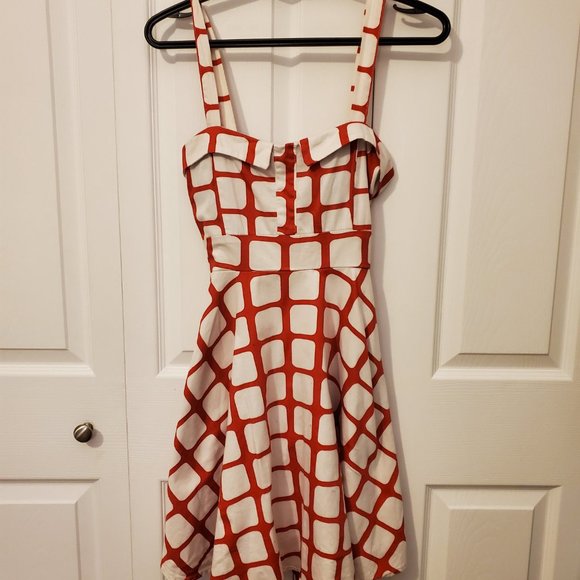 Red and White pattern dress - Picture 1 of 2